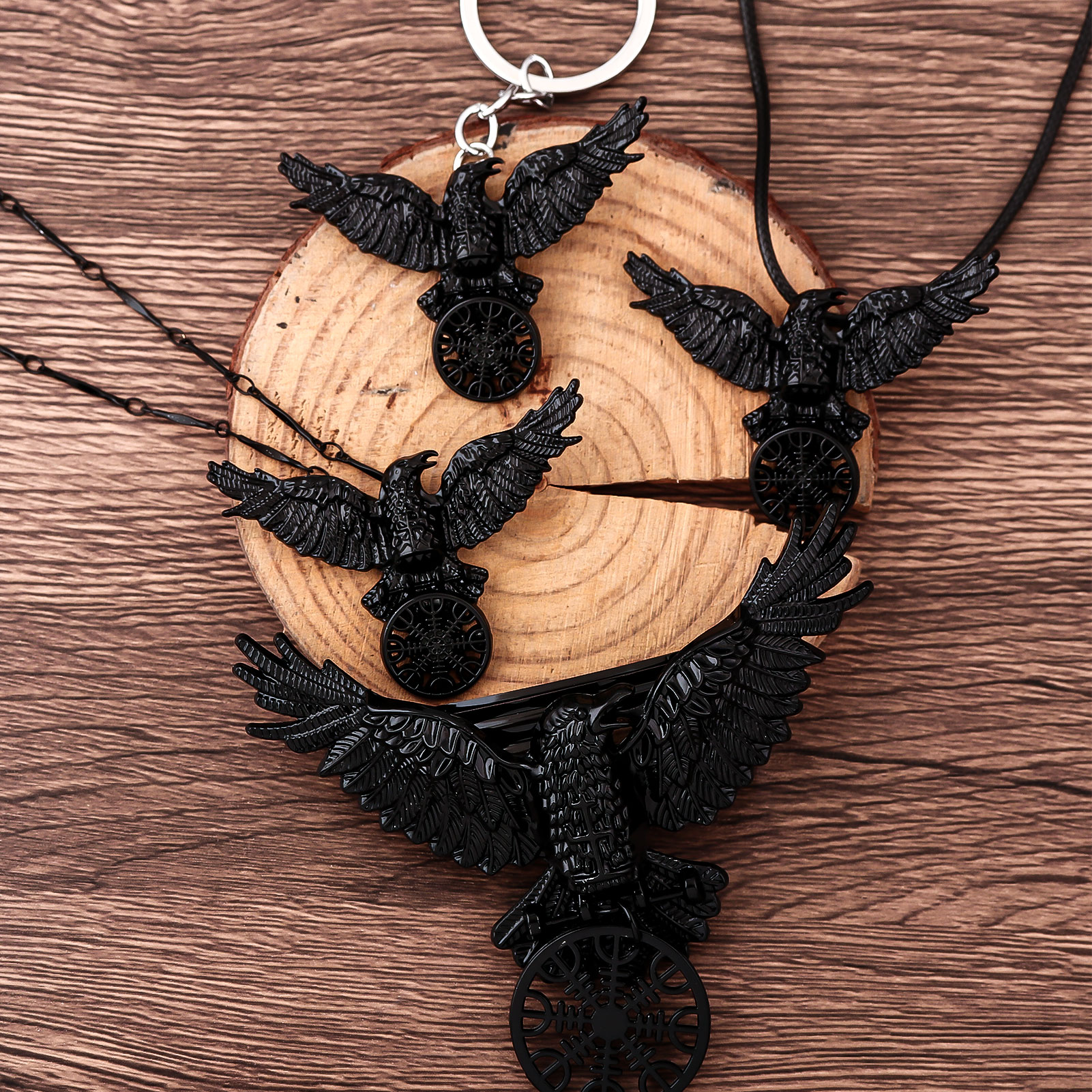 Vintage Viking Black Crow Neck - مراجعة Compass Keychain Mini وسعره