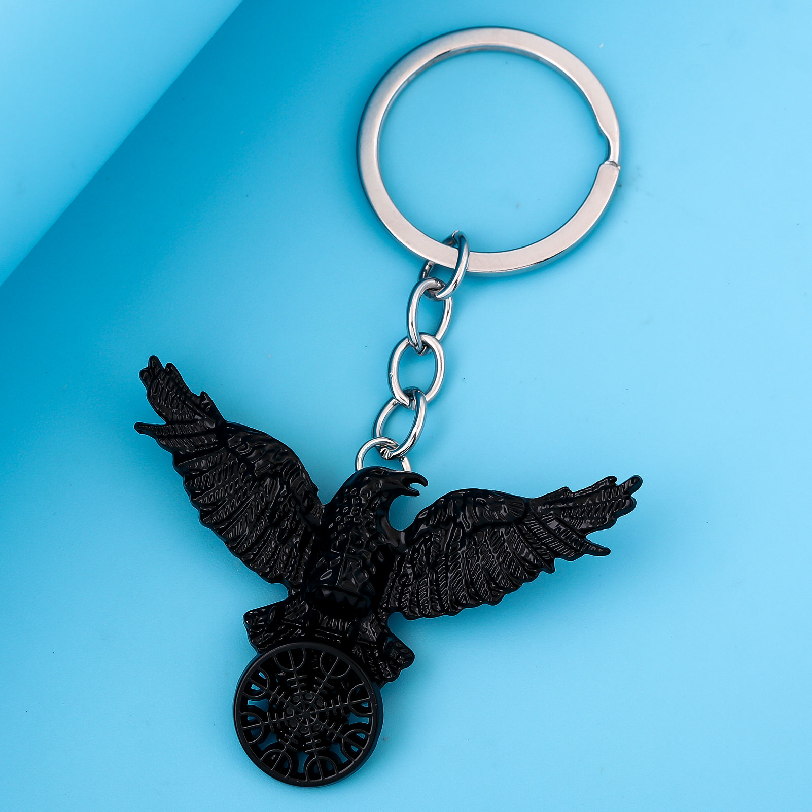 Vintage Viking Black Crow Neck - مراجعة Compass Keychain Mini وسعره