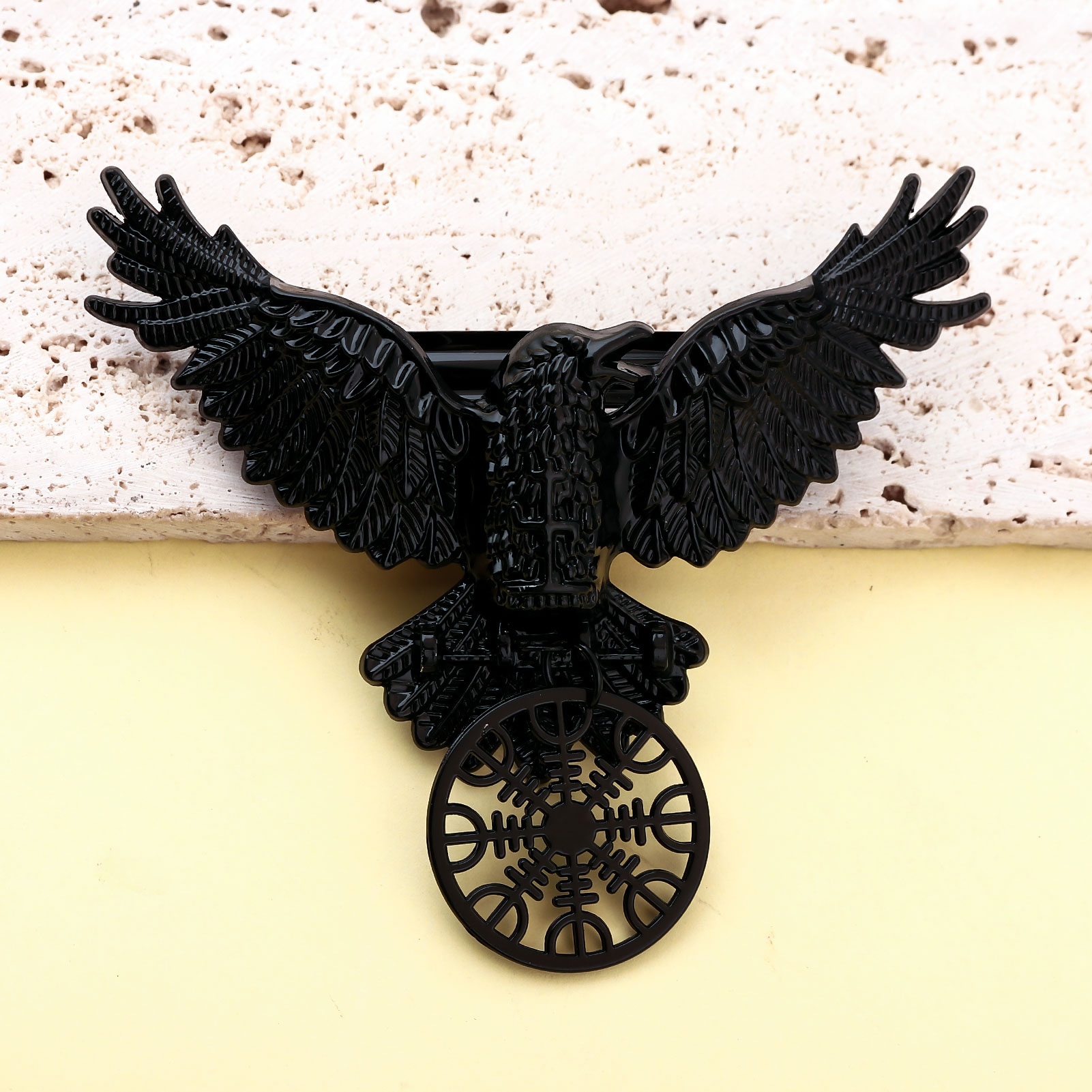 Vintage Viking Black Crow Neck - مراجعة Compass Keychain Mini وسعره