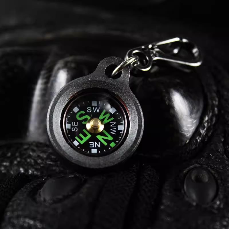 Mini Aluminum Alloy Compass Ke - مراجعة Compass Keychain Mini وسعره